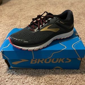 Brooks Mens Adrenaline GTS 18 Running Shoe Black/Gold/Red, 11.5